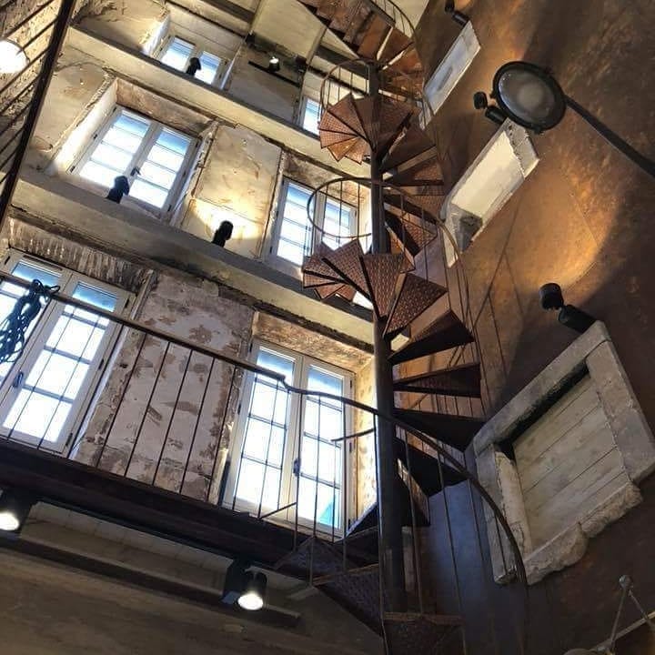 l'architecte d'intérieur un métier à part entière ... tout comme un dentiste, ou un plombier.