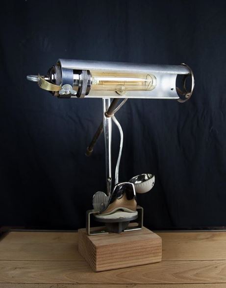 Lampe de bureau : Objet de décoration
Designer Guillaume Dufrancatel